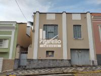 Casa no centro com garagem