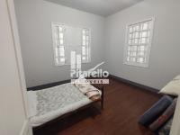 Casa no centro com garagem