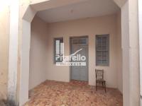 Casa no centro com garagem