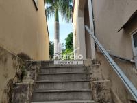 Casa no centro com garagem