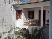 Casarão no Centro de Amparo
