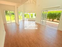 Casa - Cond Alto Padrão