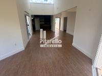 Casa - Cond Alto Padrão