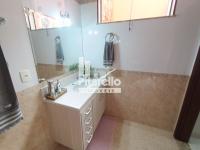 Casa com área Comercial e Terreno