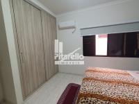 Casa com área Comercial e Terreno