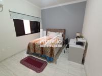 Casa com área Comercial e Terreno