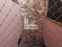 Casa com área Comercial e Terreno