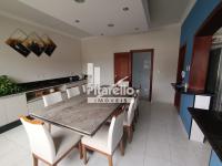Casa com área Comercial e Terreno