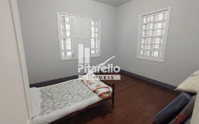 Casa no centro com garagem