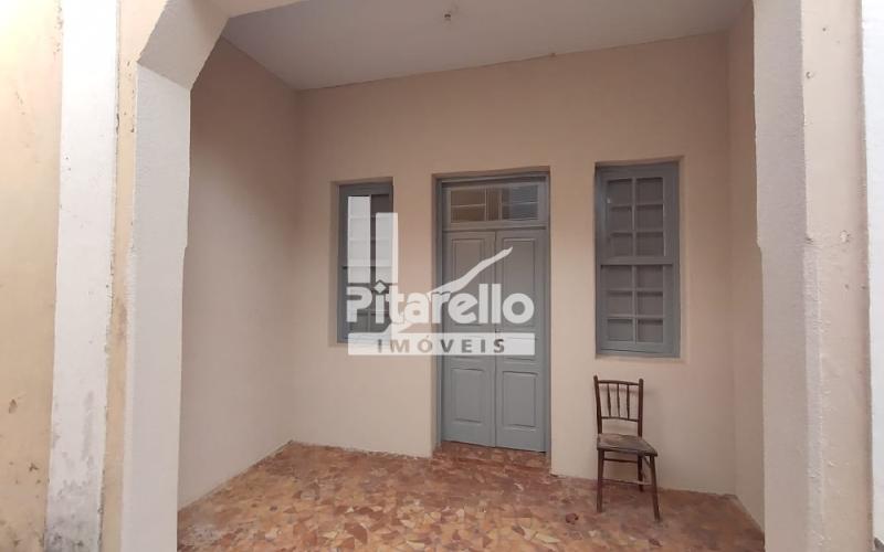 Casa no centro com garagem