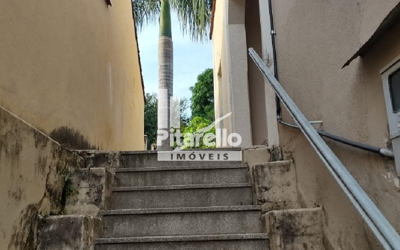 Casa no centro com garagem