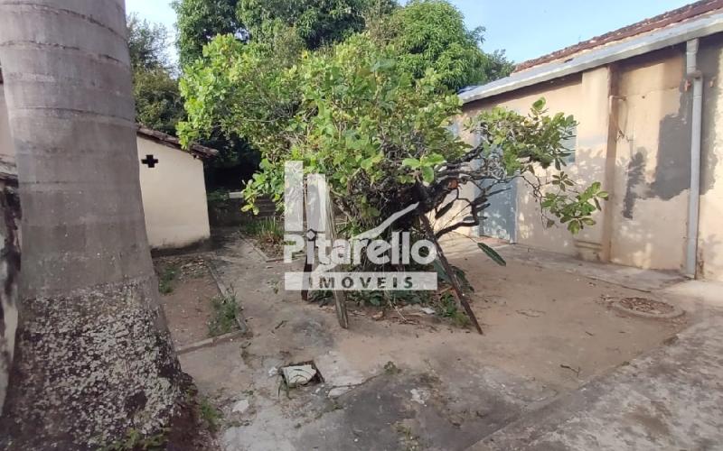 Casa no centro com garagem