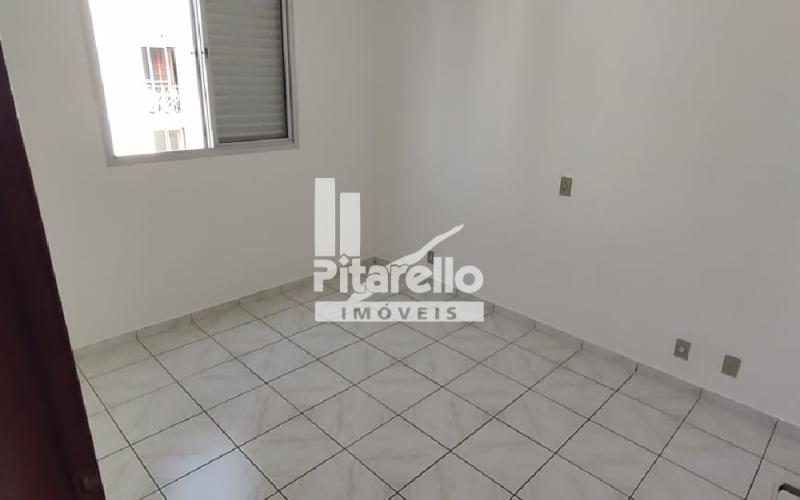 Apartamento - Condomínio Adelaide