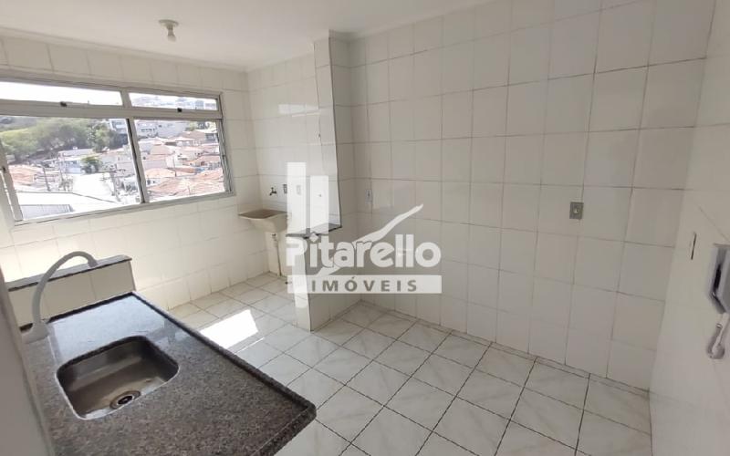 Apartamento - Condomínio Adelaide