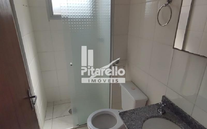 Apartamento - Condomínio Adelaide