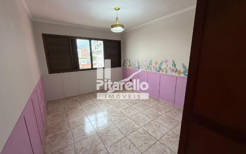 Apartamento no Edifício Adriano Corsi