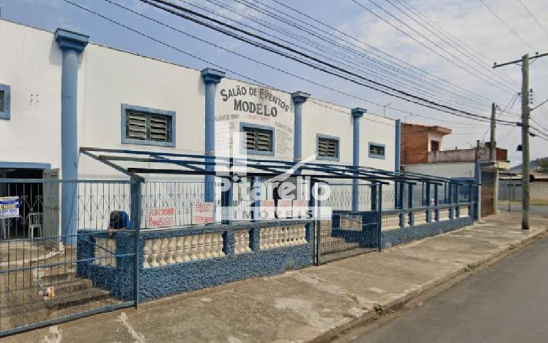 Barração Comercial á venda no Jardim Modelo