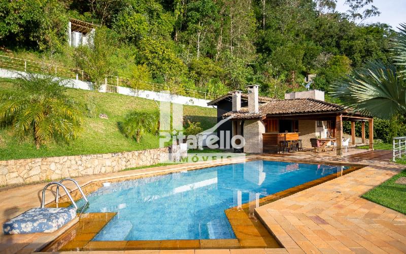 Casa em Condomínio Alto Padrão