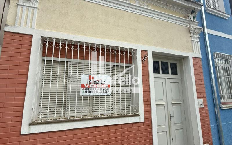 Casa - Comercial ou residencial no Centro