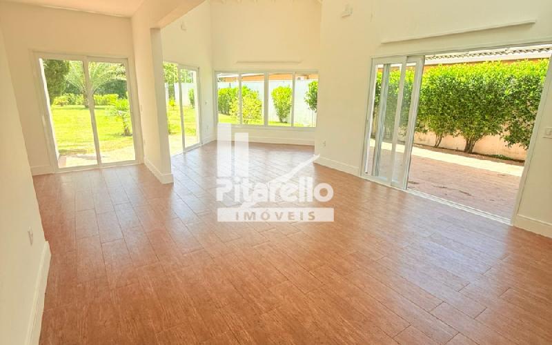 Casa - Cond Alto Padrão