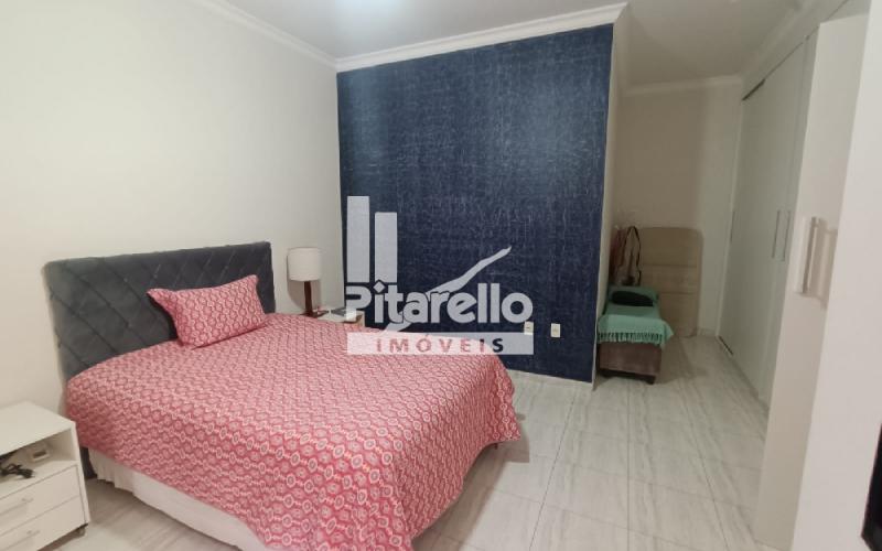 Casa com área Comercial e Terreno