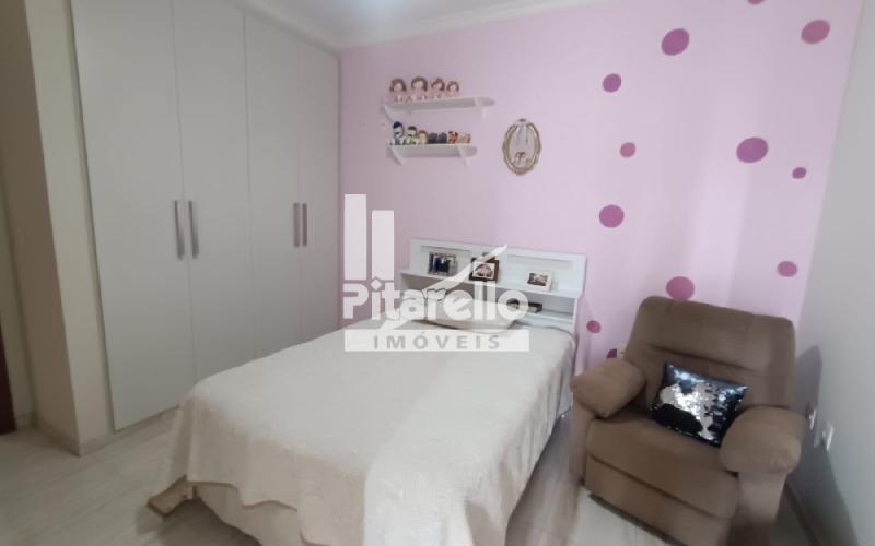 Casa com área Comercial e Terreno