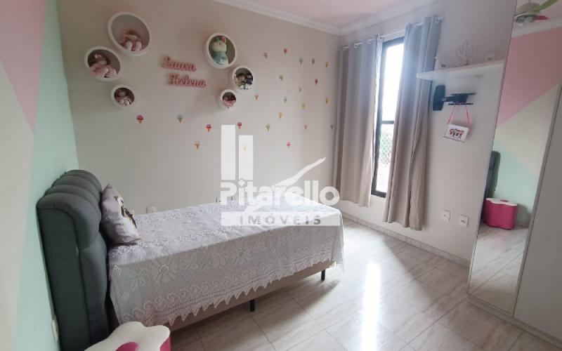 Casa com área Comercial e Terreno
