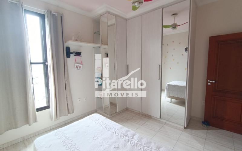 Casa com área Comercial e Terreno