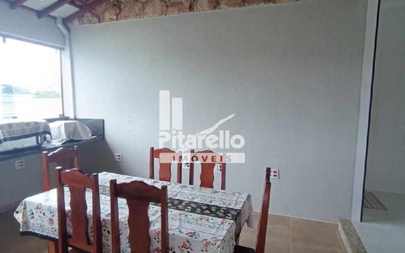 Casa com área Comercial e Terreno