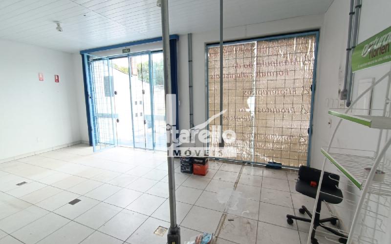 Casa com área Comercial e Terreno