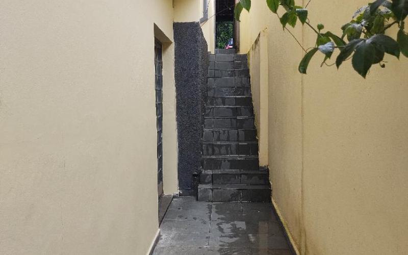 Casa de Fundos - Jardim Figueira