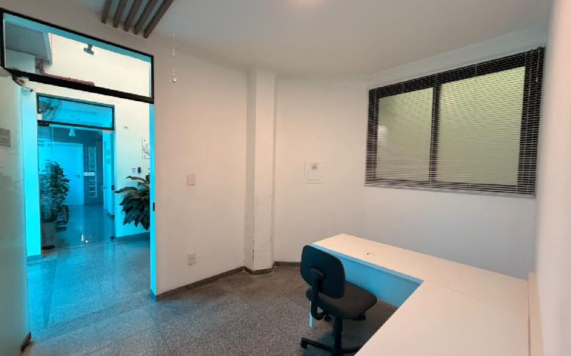 Venda - Sala Comercial Galeria Treze